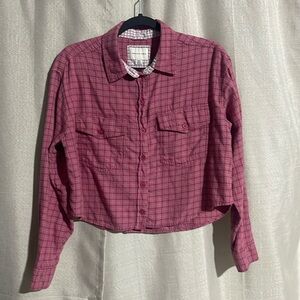 American Eagle size, small pink cropped button-down!